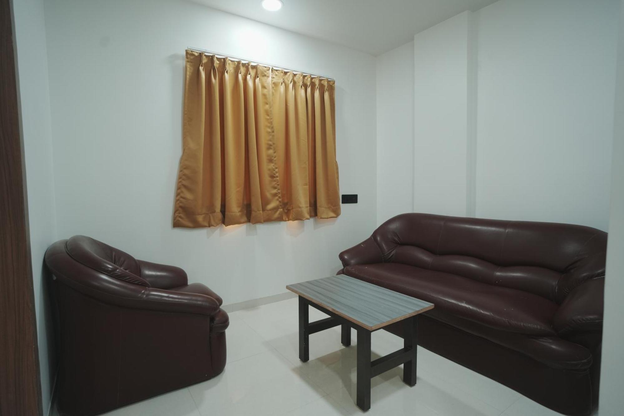 Hotel Oberon Solapur Exteriér fotografie